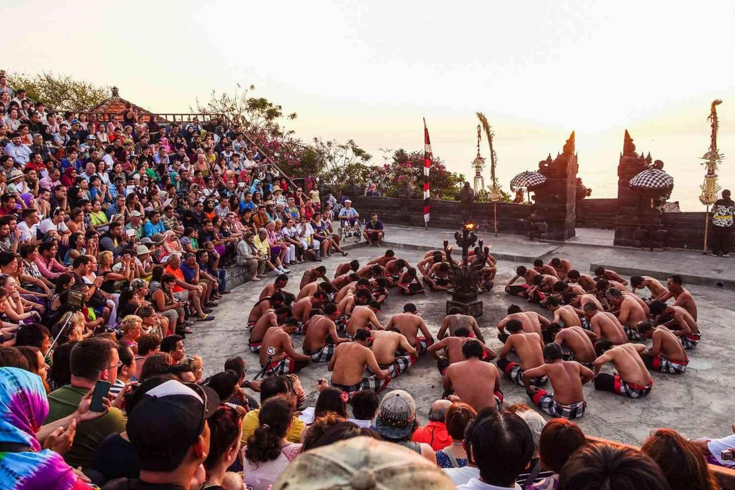 Bali: Templo de Uluwatu, Danza del Fuego Kecak y Excursión a la Playa