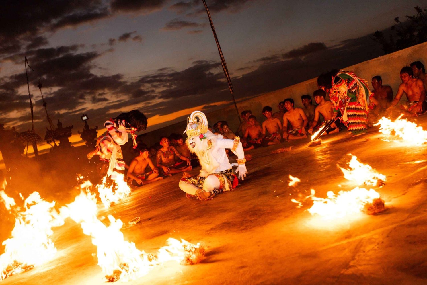 Bali: Wycieczka do świątyni Uluwatu i taniec Kecak na klifie Karang Boma