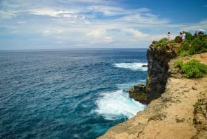 Bali Uluwatu Tour: Beaches, Cliffs, Temple, Fire Dance & BBQ