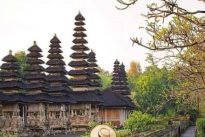 Wycieczka UNESCO na Bali: Ulundanu, Taman ayun i świątynia Tanah lot