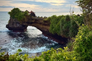 Wycieczka UNESCO na Bali: Ulundanu, Taman ayun i świątynia Tanah lot