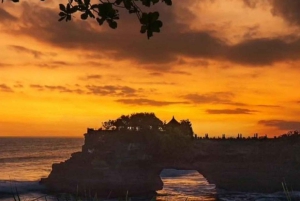 Wycieczka UNESCO na Bali: Ulundanu, Taman ayun i świątynia Tanah lot
