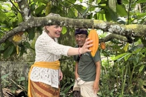 Solnedgang i en landsby på Bali – Jamu, lokale søde sager og middag