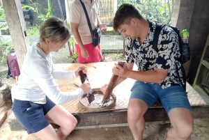 Bali: Landsbytur med kokosnøttolje og sjokoladefabrikk
