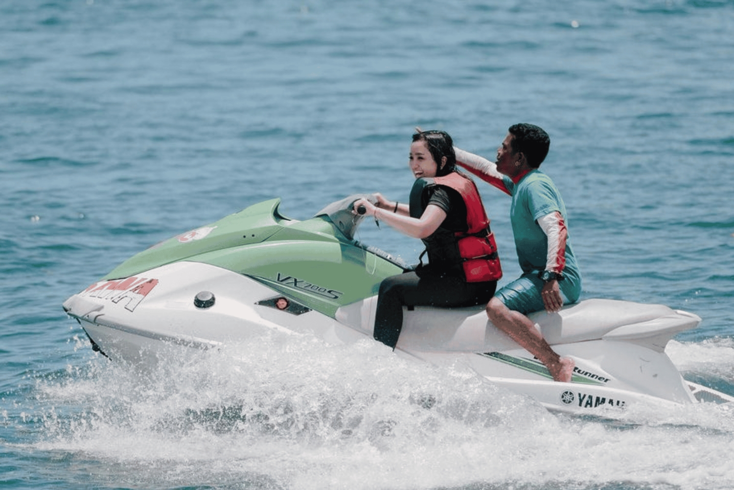 バリ島：ウォータースポーツ ローリング ドーナツ パラセーリング ジェットスキー限定