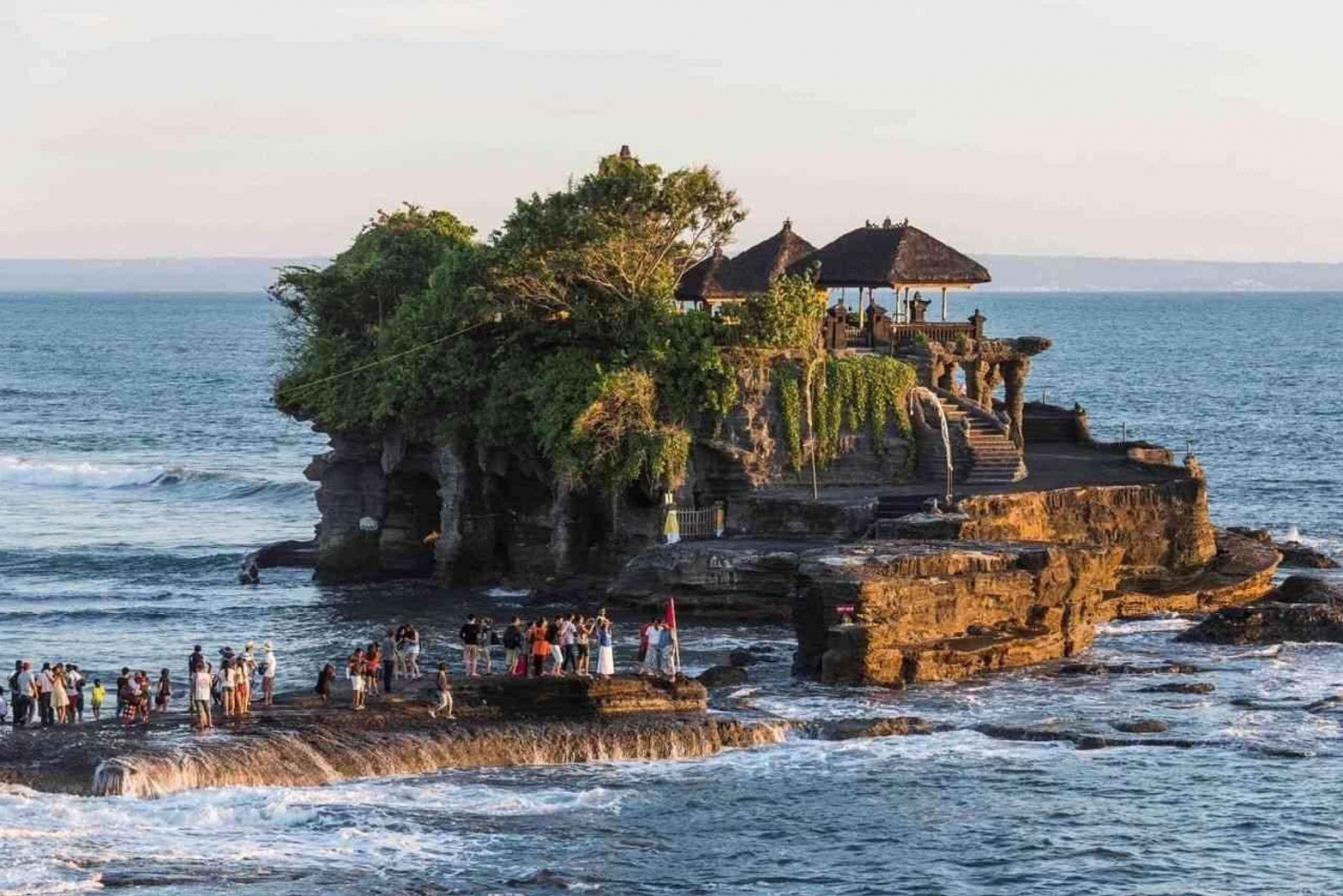 Bali's Bedugul Bliss: Lake Beratan, Tanah Lot, and Jatiluwih