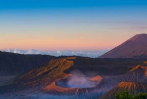 Bandung: 5 päivää Borobudur Prambanan Bromo Ijen Baliin