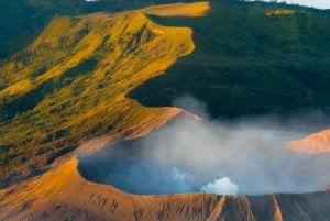 Bandung: 5 päivää Borobudur Prambanan Bromo Ijen Baliin