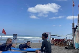 Surfunterricht für Anfänger in Canggu