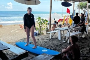 Aulas de surfe para iniciantes em Canggu