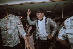 Benoa Bali: Sunset Dinner Cruise with Show and Live Music