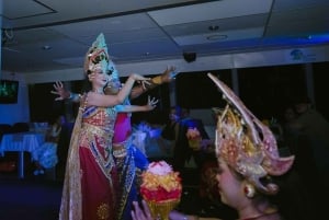 Benoa Bali: Sunset Dinner Cruise with Show and Live Music