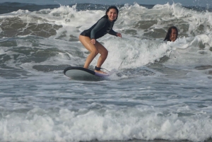 ベラワ：現地ガイドと一緒に楽しむサーフィンレッスン（用具付き）