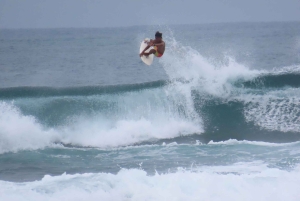 Meilleure leçon de surf autour d'Uluwatu
