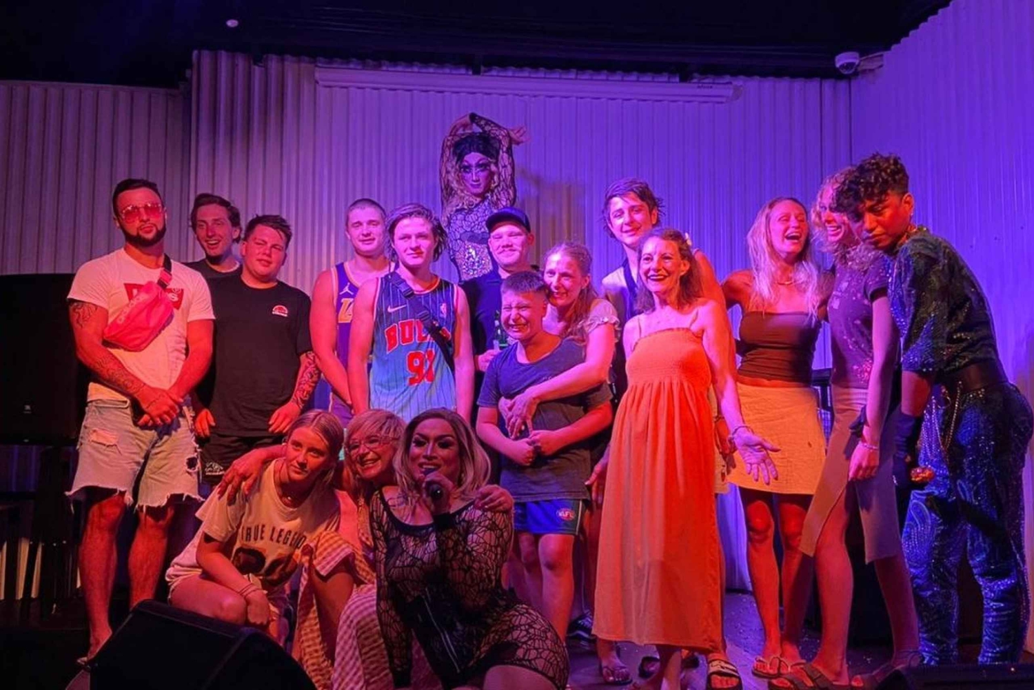 Canggu: Spettacolo di drag queen con cena opzionale