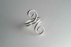 Lezione di gioielleria in argento a Canggu: crea il tuo pezzo d'argento