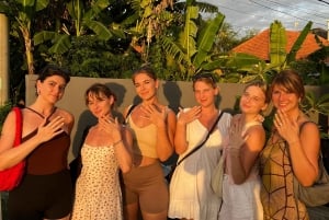 Canggu: Hopeasormustyöpaja auringonlaskun aikaan, sisältää valokuvat