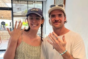 Canggu: Hopeasormustyöpaja auringonlaskun aikaan, sisältää valokuvat