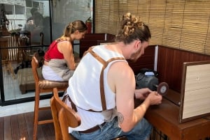 Canggu: Hopeasormustyöpaja auringonlaskun aikaan, sisältää valokuvat