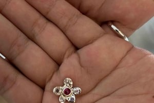 Canggu: Hopeasormustyöpaja auringonlaskun aikaan, sisältää valokuvat