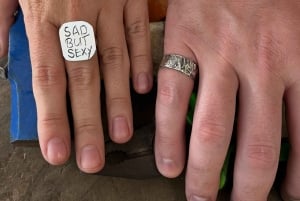 Canggu: Hopeasormustyöpaja auringonlaskun aikaan, sisältää valokuvat