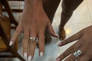 Canggu: Hopeasormustyöpaja auringonlaskun aikaan, sisältää valokuvat