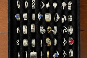 Canggu: Hopeasormustyöpaja auringonlaskun aikaan, sisältää valokuvat