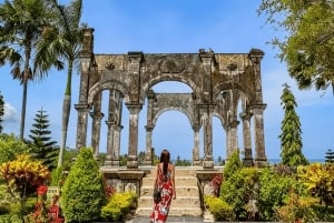 East Bali Tour: Ujung Castle, Gate Temple & Virgin Beach