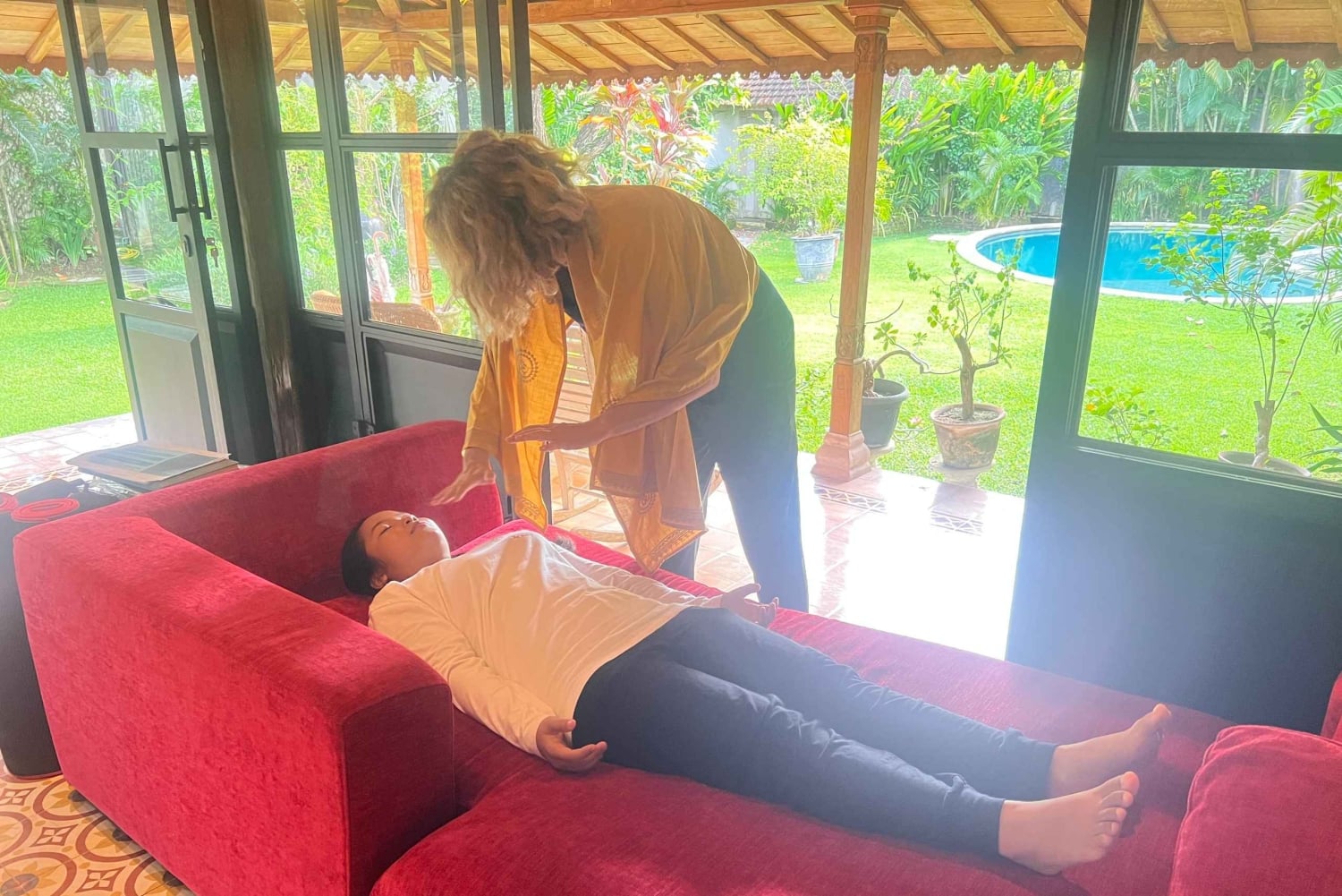 Ешьте, молитесь, любите Бали: исцеление и энергетический сеанс