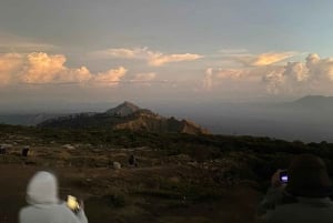 From Bali/Banyuwangi: Ijen Blue Fire Midnight Group Tour