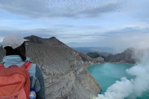 From Bali/Banyuwangi: Ijen Blue Fire Midnight Group Tour