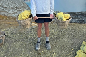 From Bali/Banyuwangi: Ijen Blue Fire Midnight Group Tour