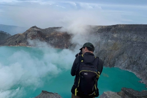 From Bali/Banyuwangi: Ijen Blue Fire Midnight Group Tour