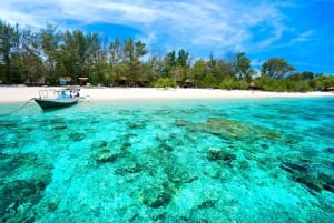 De Bali: Tour particular de 2 dias para snorkel na Ilha Gili com hotel