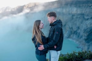 Von Bali aus: Ijen-Krater-Vulkan-Tour mit Übernachtung und Sonnenaufgang