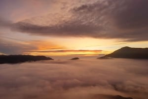 バリ島発：ブロモ山とイジェン山オープントリップ（3日2泊）