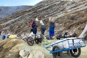バリ島発：ブロモ山とイジェン山オープントリップ（3日2泊）