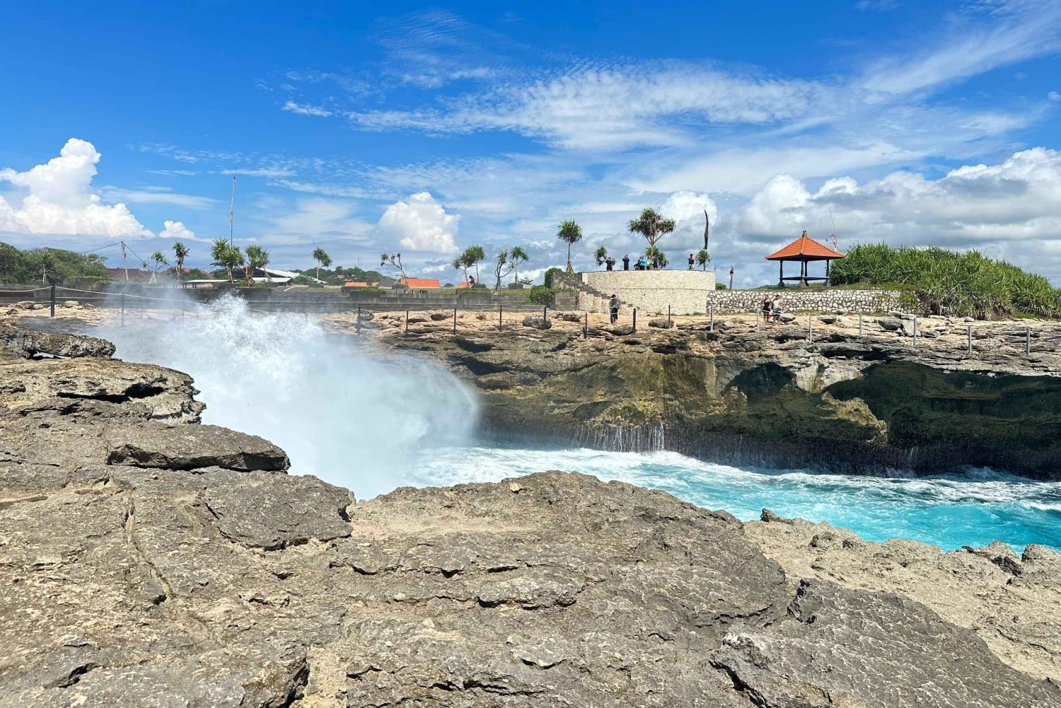 Från Penida: Lembongan-tur med kajakpaddling och lunchbuffé