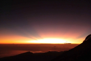 Lombok: Escursione di 2 giorni/1 notte sul Monte Rinjani fino alla vetta a 3726 m con gruppo