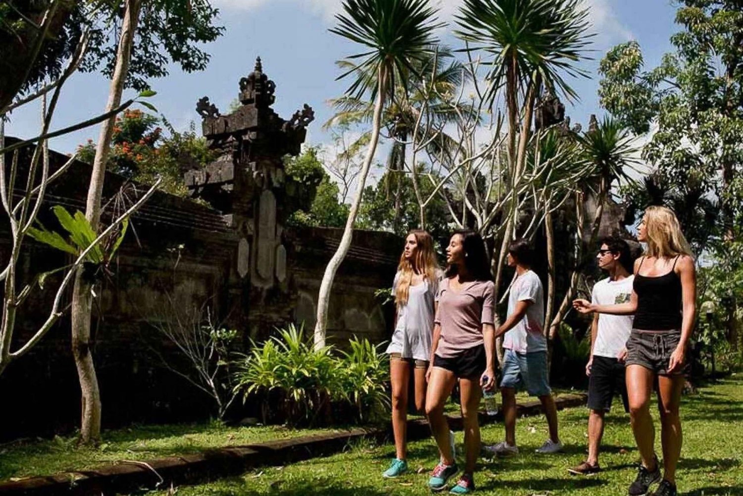De Ubud: caminhada tropical de 3 horas e excursão pela vila de Taro