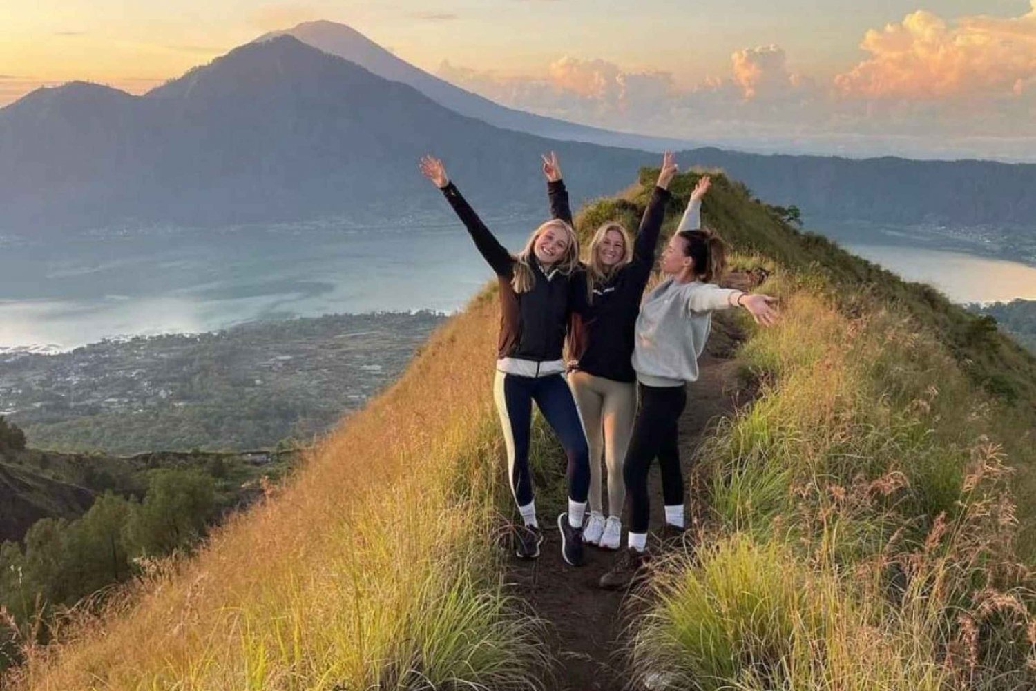 From Ubud: Mount Batur Sunrise Hike with Local Guide