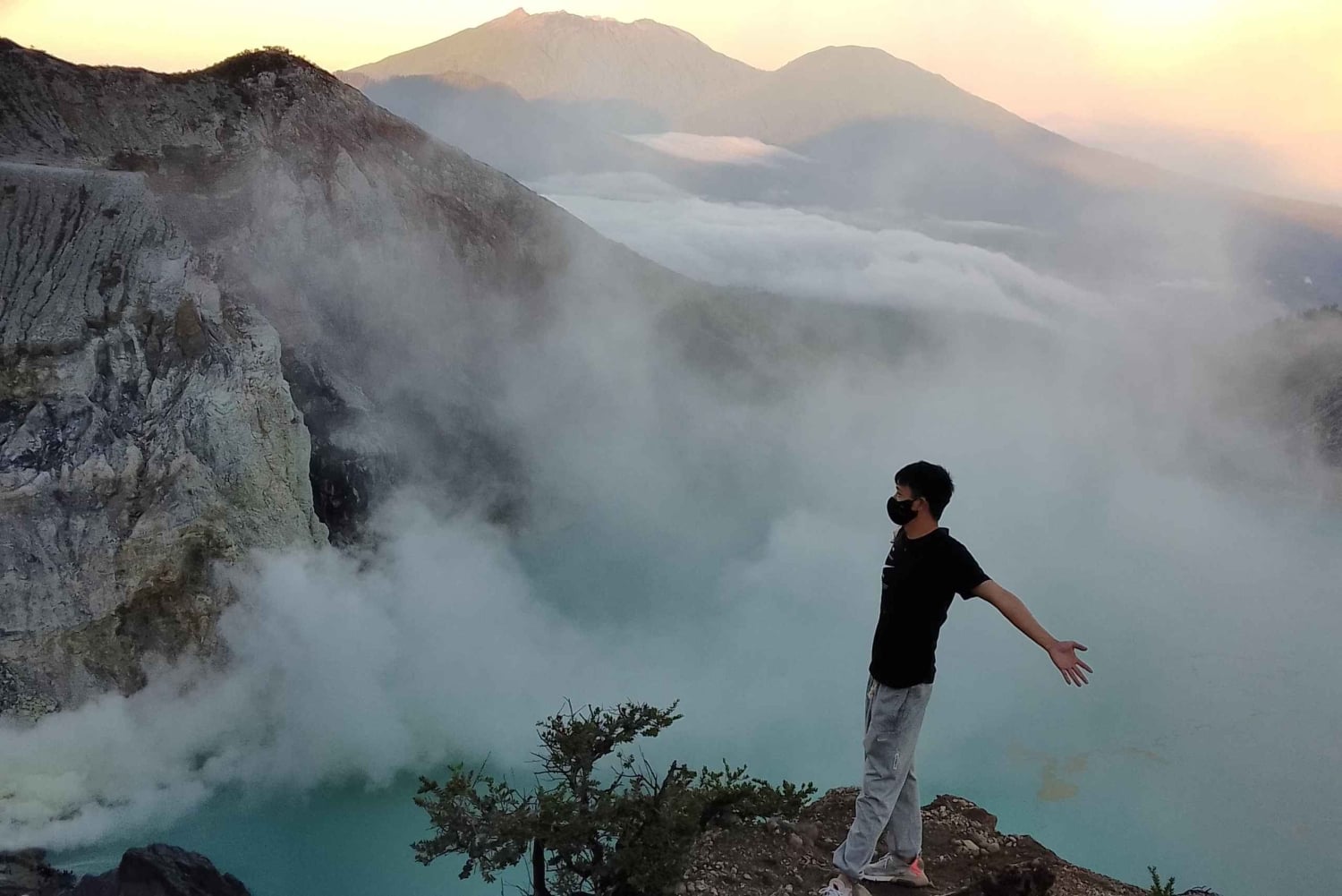 From Yogyakarta or Surabaya: Mount Bromo and Ijen Blue Fire