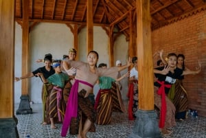 Gianyar: laboratorio culturale balinese con danza e musica