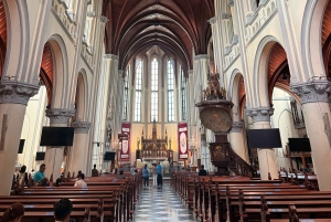 ジャカルタ：ジャワ島からバリ島への列車ツアー（ホテル宿泊付き）