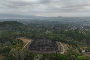 'Java Highlights: Yogyakarta to Bromo & Ijen Volcanoes'