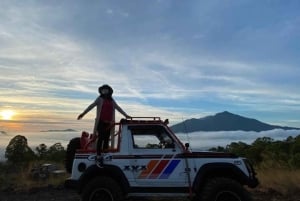 Kintamani: Jeep Sunrise Trekking with Hot Spring Kintamani