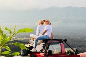 Kintamani: caminhada de jipe ao nascer do sol com fontes termais naturais