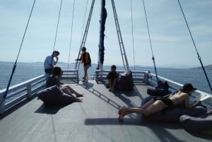 Ilhas Komodo: Tour particular de 2 dias em um barco de madeira