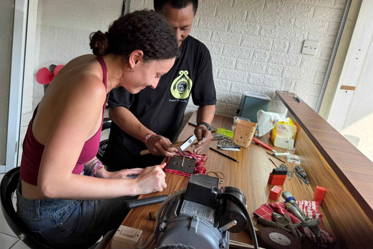 Kuta: lezione di gioielleria in argento da 7 grammi con prelievo gratuito