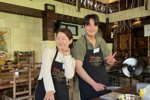 Kuta: Balinesisk madlavningskursus og markedstur med gratis afhentning